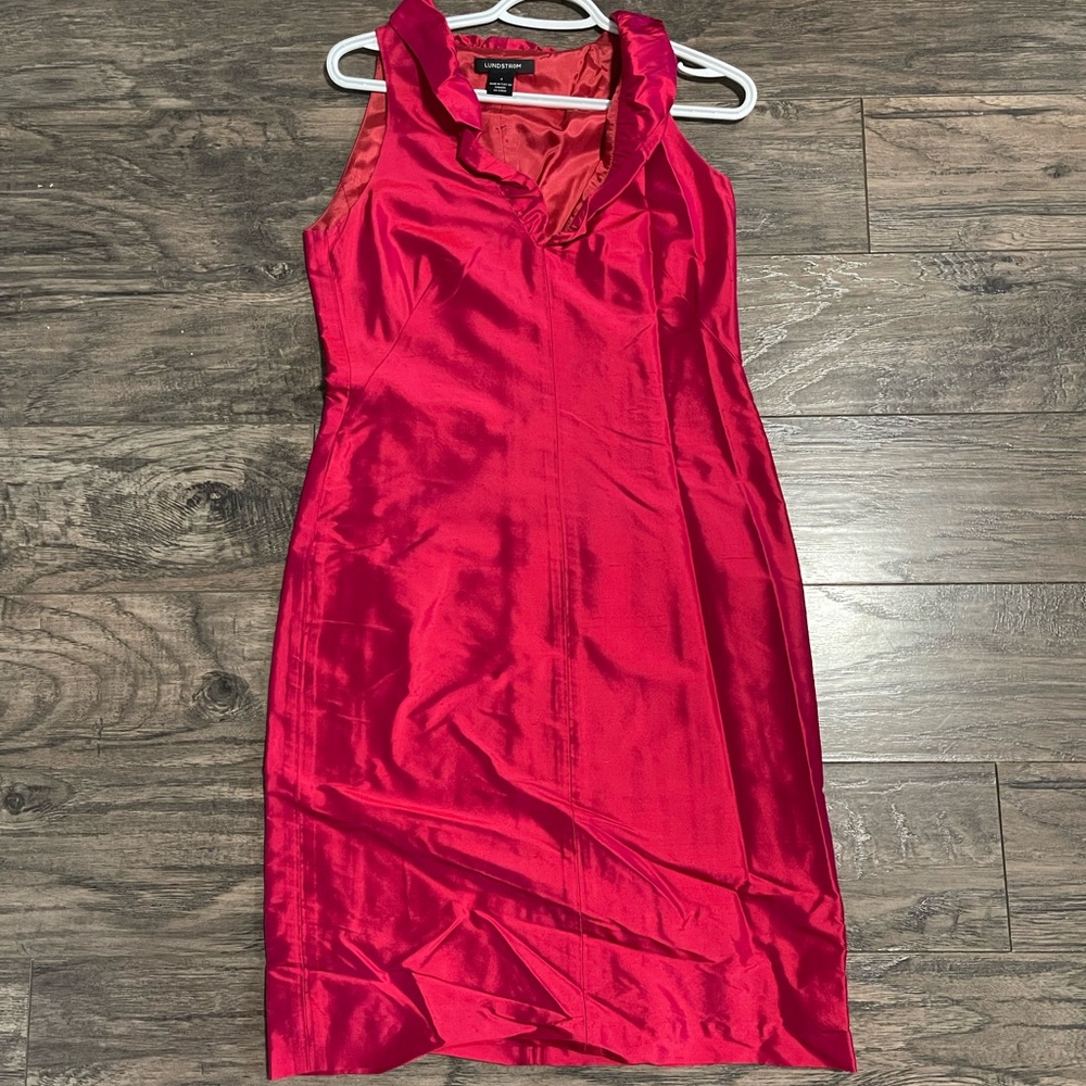 Linda Lundstrom dress. Gently used. Red/ pink reflective colour.